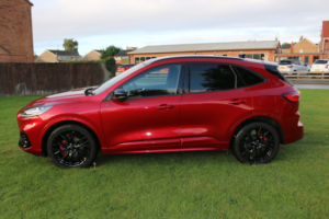 2023 Ford Kuga 1.5 Kuga Black Package Edition 5 Door 1.5l Ecoboost 150ps Fwd 6 Speed Manual in Red — image 5
