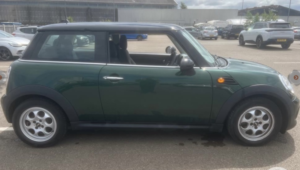 2013 MINI Hatch 1.6 Cooper Hatch * Service History * Alloys * Last Owner 7 Years * in Green — image 3