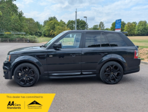 2011 Land Rover Range Rover Sport Tdv6 Hse in Black — image 5