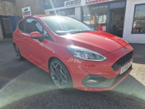 2018 Ford Fiesta 1.5 T Ecoboost St-2 in Red — image 2