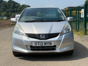 2012 Honda Jazz 1.4 I-Vtec Es Hatchback 5dr Petrol CVT Euro 5 (99 Ps) in Silver — image 2