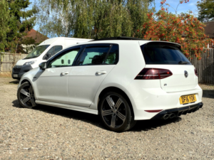 2016 Volkswagen Golf R 2.0 Tsi DSG 5-Door 4motion - Fsh - Panoramic Sunroof, Sat Nav, Camera, Heated Seats, 4WD - White in White — image 2