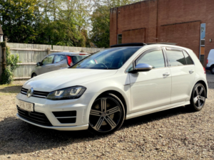 2016 Volkswagen Golf R 2.0 Tsi DSG 5-Door 4motion - Fsh - Panoramic Sunroof, Sat Nav, Camera, Heated Seats, 4WD - White in White — image 5