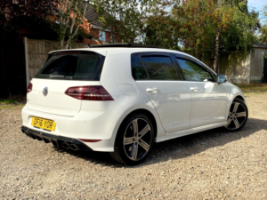 2016 Volkswagen Golf R 2.0 Tsi DSG 5-Door 4motion - Fsh - Panoramic Sunroof, Sat Nav, Camera, Heated Seats, 4WD - White in White — image 6