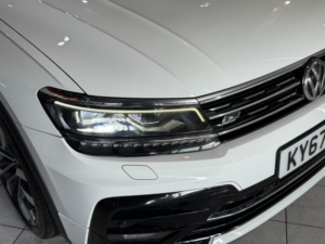 2017 Volkswagen Tiguan 2.0 Tdi R-Line in White — image 3