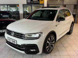 2017 Volkswagen Tiguan 2.0 Tdi R-Line in White — image 6