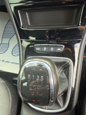 2019 Vauxhall Astra 1.0i Turbo Ecotec Sri Nav Hatchback 5dr Petrol Manual Euro 6 (s/s) (105 Ps) in Silver — image 6