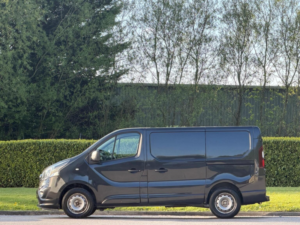 2016 Vauxhall Vivaro 1.6 Cdti 2700 Biturbo Ecoflex Sportive L1 H1 Euro 5 (s/s) 5dr in Black — image 4