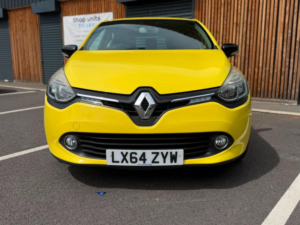 2014 Renault Clio 1.5 Dci Dynamique S Medianav Euro 5 (s/s) 5dr in Yellow — image 2