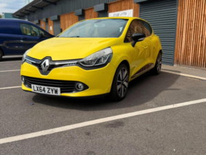2014 Renault Clio 1.5 Dci Dynamique S Medianav Euro 5 (s/s) 5dr in Yellow — image 4