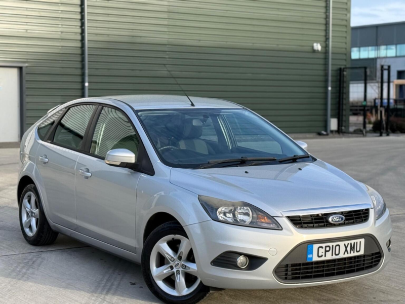 2010 Ford Focus 1.6 Zetec 5dr in Silver — image 1