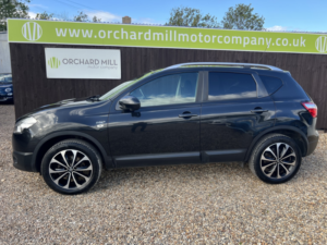 2012 Nissan Qashqai 1.6 N-Tec+ in Black — image 3