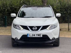 2014 Nissan Qashqai 1.2 Dig-T Tekna in White — image 2
