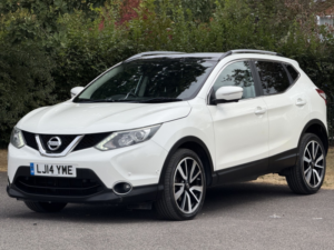 2014 Nissan Qashqai 1.2 Dig-T Tekna in White — image 3