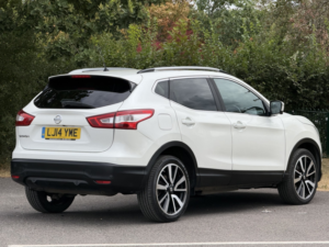 2014 Nissan Qashqai 1.2 Dig-T Tekna in White — image 4