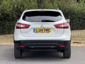2014 Nissan Qashqai 1.2 Dig-T Tekna in White — image 5