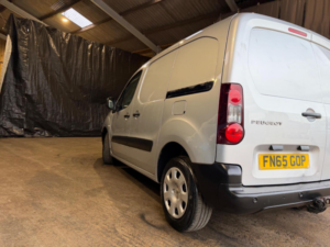 2015 Peugeot Partner 1.6 Hdi 850 Professional L1 4dr in Silver — image 4