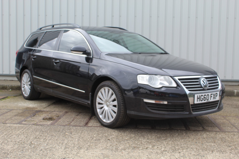 2010 Volkswagen Passat 2.0 Tdi Highline Plus in Black — image 1