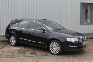 2010 Volkswagen Passat 2.0 Tdi Highline Plus in Black — image 5