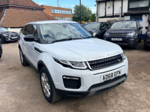 2019 Land Rover Range Rover Evoque Td4 Se Tech in White — image 2