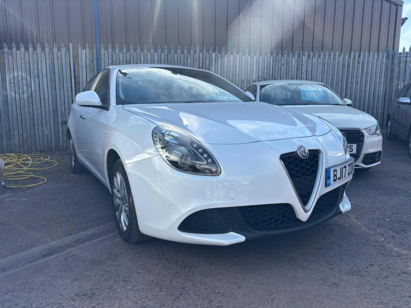 2017 Alfa Romeo Giulietta 1.4 Tb Multiair Giulietta Euro 6 (s/s) 5dr in White — image 1