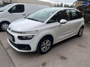 2016 Citroen C4 Picasso 1.6 Bluehdi Touch Edition Euro 6 (s/s) 5dr in White — image 3
