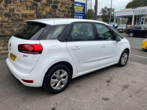 2016 Citroen C4 Picasso 1.6 Bluehdi Touch Edition Euro 6 (s/s) 5dr in White — image 4