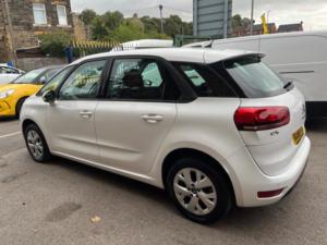 2016 Citroen C4 Picasso 1.6 Bluehdi Touch Edition Euro 6 (s/s) 5dr in White — image 6