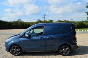 2022 Ford Transit Courier 1.0 Transit Courier Limited Van 1.0l Ecoboost 100ps Fwd 6 Speed Manual in Blue — image 5