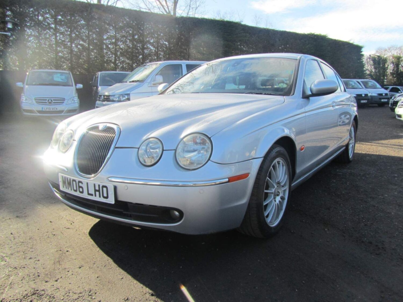 2006 Jaguar S-Type 3.0 V6 Se 4dr in Silver — image 1