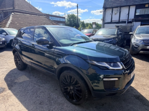 2017 Land Rover Range Rover Evoque Td4 Se Tech in Green — image 4
