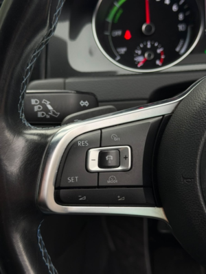 2016 Volkswagen Golf 1.4 Tsi Gte in Blue — image 6