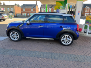 2015 MINI Countryman 1.6 Cooper D SUV 5dr Diesel Manual All4 Euro 6 (s/s) (112 Ps) in Blue — image 4