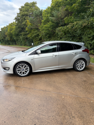2016 Ford Focus 1.5 Tdci St-Line Hatchback 5dr Diesel Manual Euro 6 (s/s) (120 Ps) in Silver — image 2