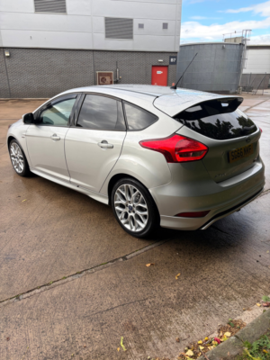 2016 Ford Focus 1.5 Tdci St-Line Hatchback 5dr Diesel Manual Euro 6 (s/s) (120 Ps) in Silver — image 3