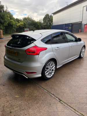 2016 Ford Focus 1.5 Tdci St-Line Hatchback 5dr Diesel Manual Euro 6 (s/s) (120 Ps) in Silver — image 5