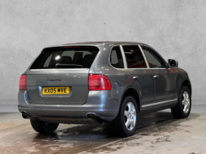 2005 Porsche Cayenne 3.2 V6 Tiptronic S AWD 5dr in Silver — image 5