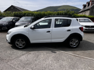 2017 Dacia Sandero Stepway 0.9 Stepway Ambiance Tce 90 in White — image 2