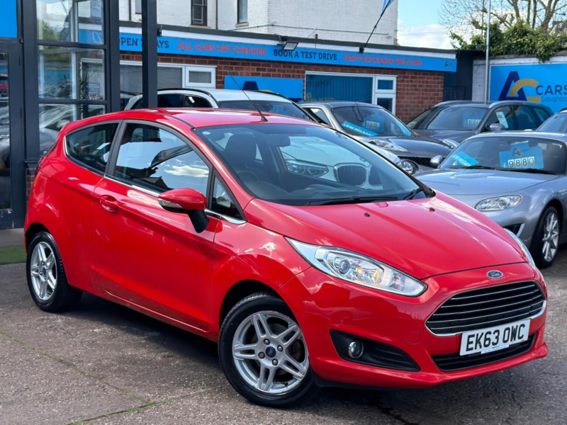 2013 Ford Fiesta 1.25 Zetec Euro 5 3dr in Red — image 1