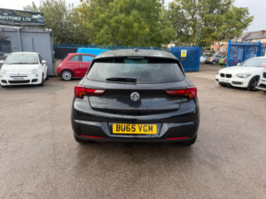 2015 Vauxhall Astra 1.6 Cdti Blueinjection Sri Euro 6 (s/s) 5dr in Black — image 5