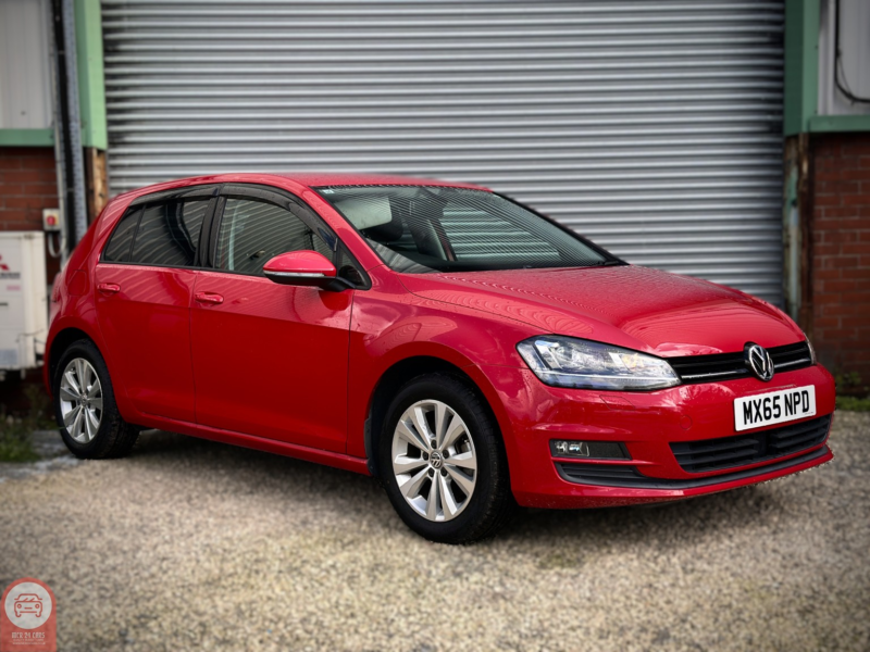 2015 Volkswagen Golf 2015 Golf 1.2 Tsi Bluemotion Dsg, Automatic in Red — image 1