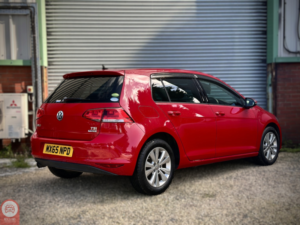2015 Volkswagen Golf 2015 Golf 1.2 Tsi Bluemotion Dsg, Automatic in Red — image 2