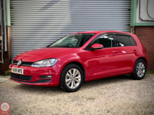 2015 Volkswagen Golf 2015 Golf 1.2 Tsi Bluemotion Dsg, Automatic in Red — image 4