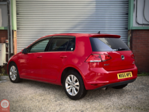 2015 Volkswagen Golf 2015 Golf 1.2 Tsi Bluemotion Dsg, Automatic in Red — image 5