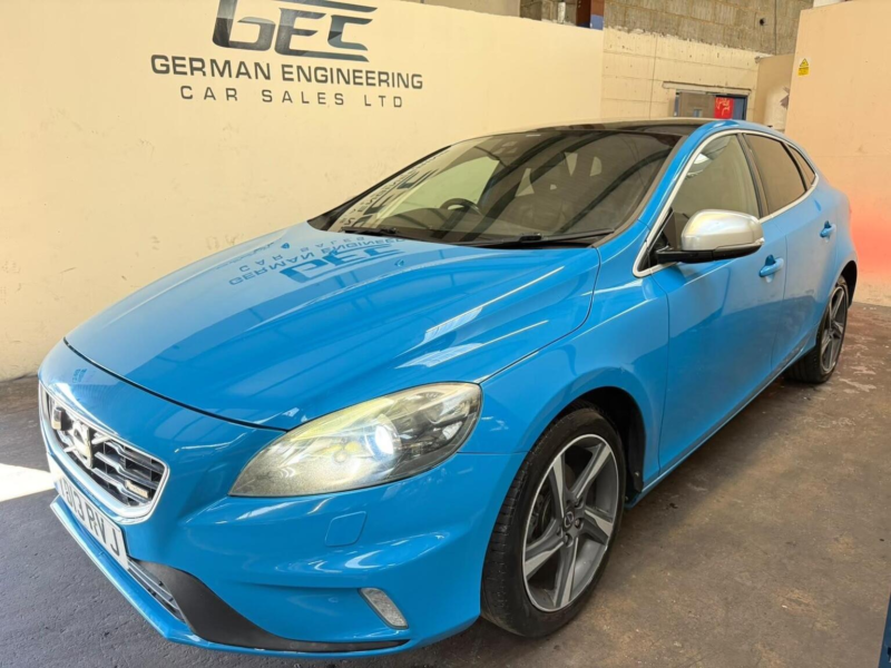 2013 Volvo V40 1.6 D2 R-Design Euro 5 (s/s) 5dr in Blue — image 1
