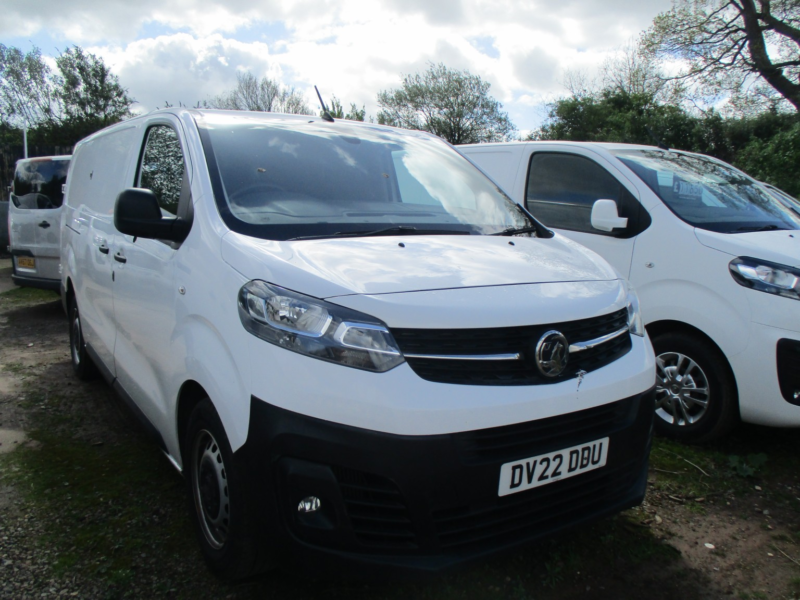2022 Vauxhall Vivaro 1.5 Turbo D 2900 Dynamic in White — image 1