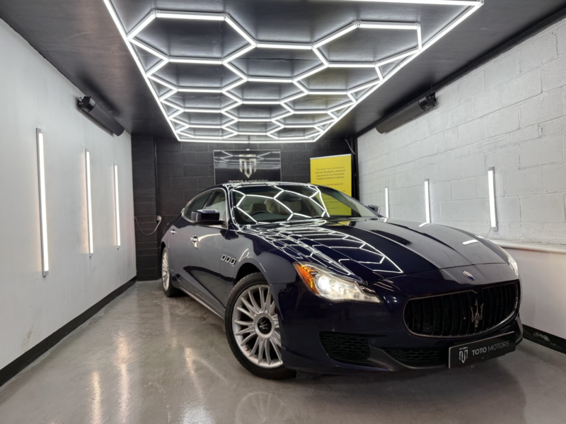 2014 Maserati Quattroporte 3.0 D V6 in Blue — image 1