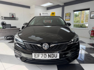 2020 Vauxhall Astra 1.5 Turbo D Se Euro 6 (s/s) 5dr in Black — image 2