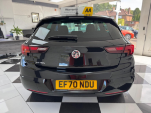 2020 Vauxhall Astra 1.5 Turbo D Se Euro 6 (s/s) 5dr in Black — image 6