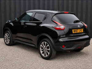 2017 Nissan Juke 1.6 Tekna Xtron Euro 6 5dr in Black — image 4